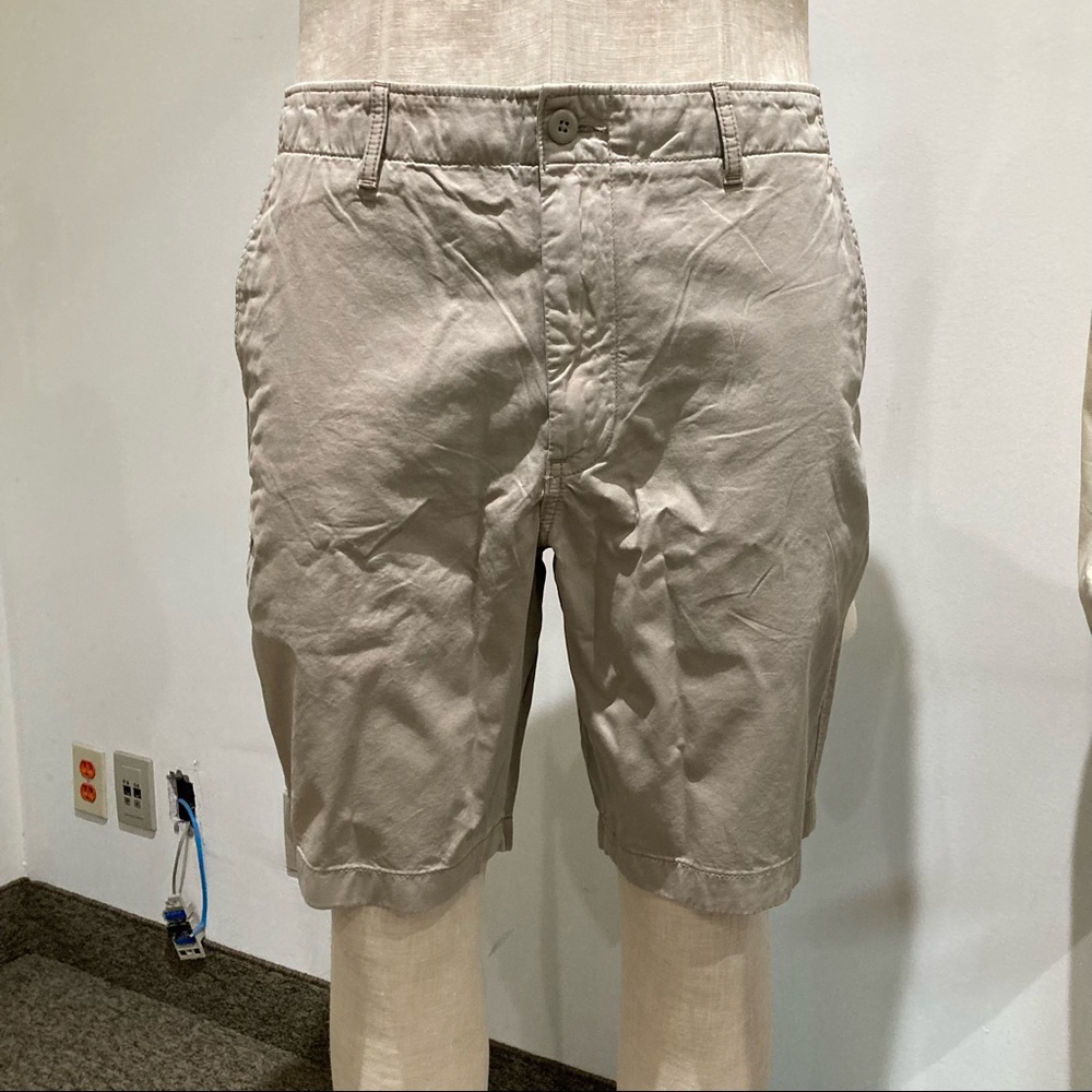 NWT Uniqlo chino shorts